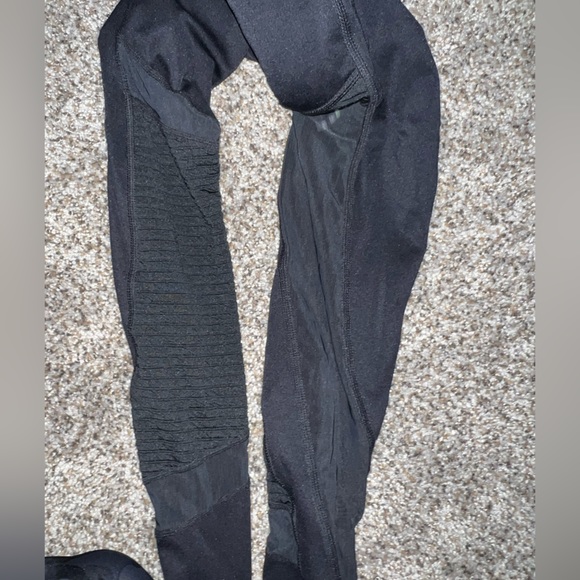 Fabletics Motion 365 - Picture 2 of 3